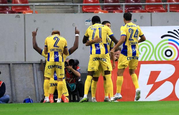 Ce fază au putut crea! Defensiva FCSB, făcută franjuri de Petrolul după doar 3 minute