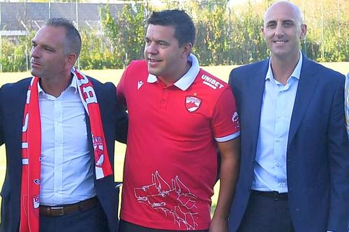 Rufo Collado, directorul sportiv al lui Dinamo, spune că investitorii spanioli nu au renunțat la planul de a prelua un club din țara natală.