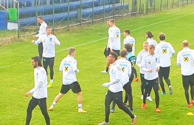 ROMÂNIA - AUSTRIA. EXCLUSIV/FOTO Alaba și starurile lui Foda s-au antrenat la Păulești, pe terenul derby-ului cu Bănești - Urleta :)