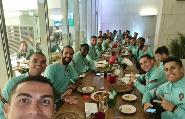 Efect în lanț! Infectat cu noul coronavirus, Cristiano Ronaldo a încălcat toate măsurile de distanțare » Procuratura din Torino a deschis dosar împotriva lui!