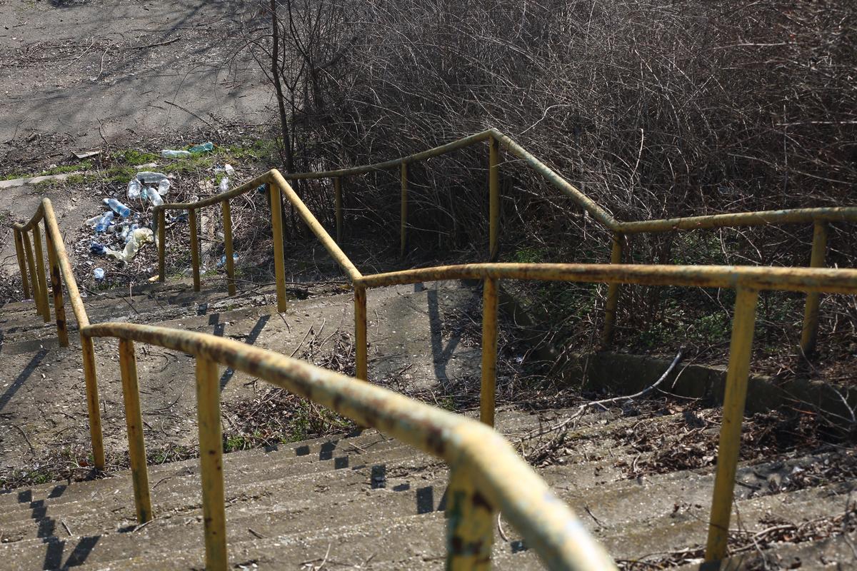„Uriașul” de peste 20.000 de locuri a ajuns o ruină » Stadionul pe care Dacia Unirea Brăila joacă în Liga 2 mai e bun doar pentru fier vechi