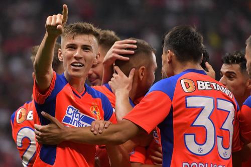 Octavian Popescu avea 17 ani și 9 luni la momentul în care a debutat la FCSB, în septembrie 2020