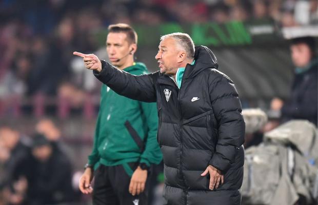 Petrescu, lăudat de un coleg din „Generația de Aur”: „Meciurile cu Slavia au fost câștigate de antrenor, de tactica lui”