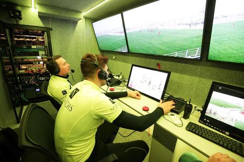EAD, firma care deține drepturile TV ale Superligii, și LPF au rezolvat problema mașinilor VAR pentru cele 5 meciuri de vineri din Superliga, toate începând cu ora 20:00.