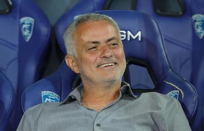Jose Mourinho le ironizează pe Barcelona și Juventus: „«Rechinii eșuați» vin în Europa League”