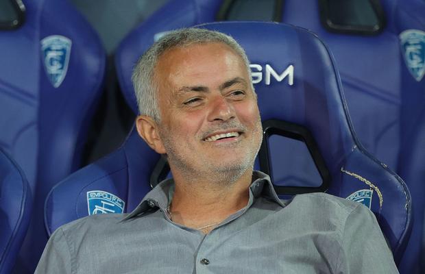 Jose Mourinho le ironizează pe Barcelona și Juventus: „«Rechinii eșuați» vin în Europa League”