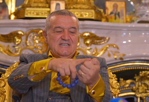 După FCSB - Silkeborg 0-5, Gigi Becali a declarat că va renunța la Denis Haruț (23 de ani) și Rachid Bouhenna (31), stoperii titulari din partida retur cu danezii.