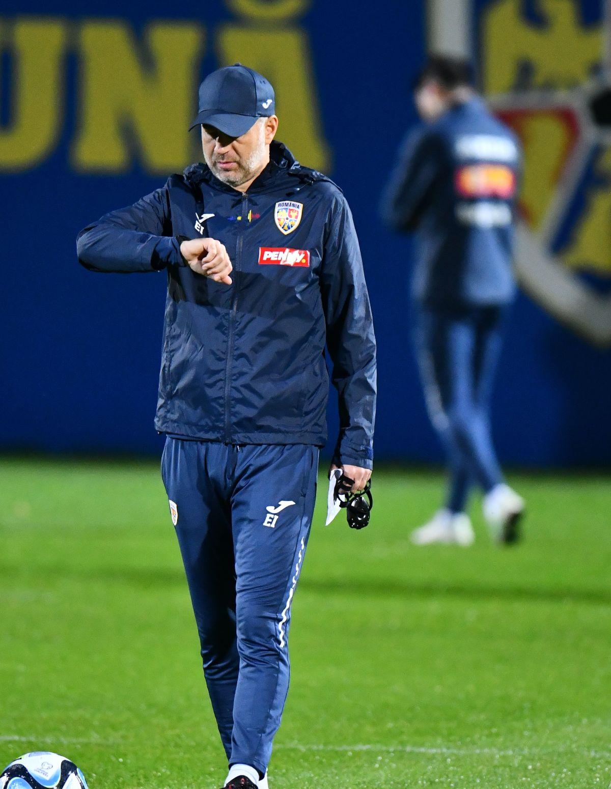 Mihai Stoica, ironie „cu mantă” înainte de România - Andorra: „Oare au camere single?”