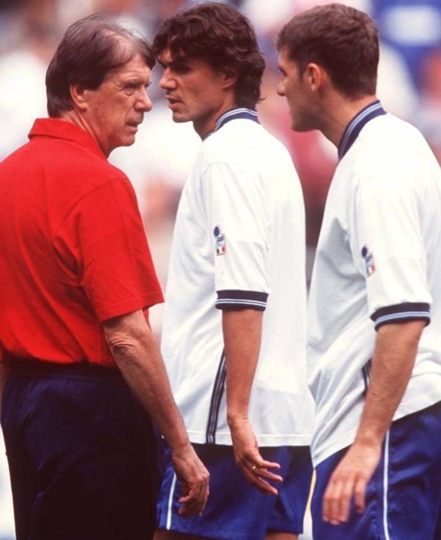 Tatăl Cesare și fiul Paolo, primii doi reprezentanți ai clanului Maldini. Cu primul selecționer și fundașul stânga elev în Sqaudra Azzurra / Foto: Imago Dinastia MalTRIni merge mai departe