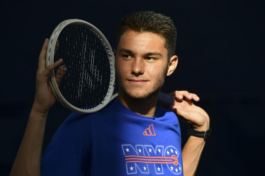 Luca Preda și o rază de lumină pentru tenisul românesc / Foto: Cristi Preda „Voi fi numărul 1 ATP!” » Povestea fascinantă a lui Luca Preda, uriașul de 2,01 metri aflat în Top 5 mondial al juniorilor: „Mama m-a dus la tenis fiindcă eram îngrozitor de enervant în casă”