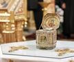 Mii de persoane, la Sfânta Liturghie oficiată la Iaşi de hramul Sfintei Cuvioase Parascheva. FOTO: Basilica