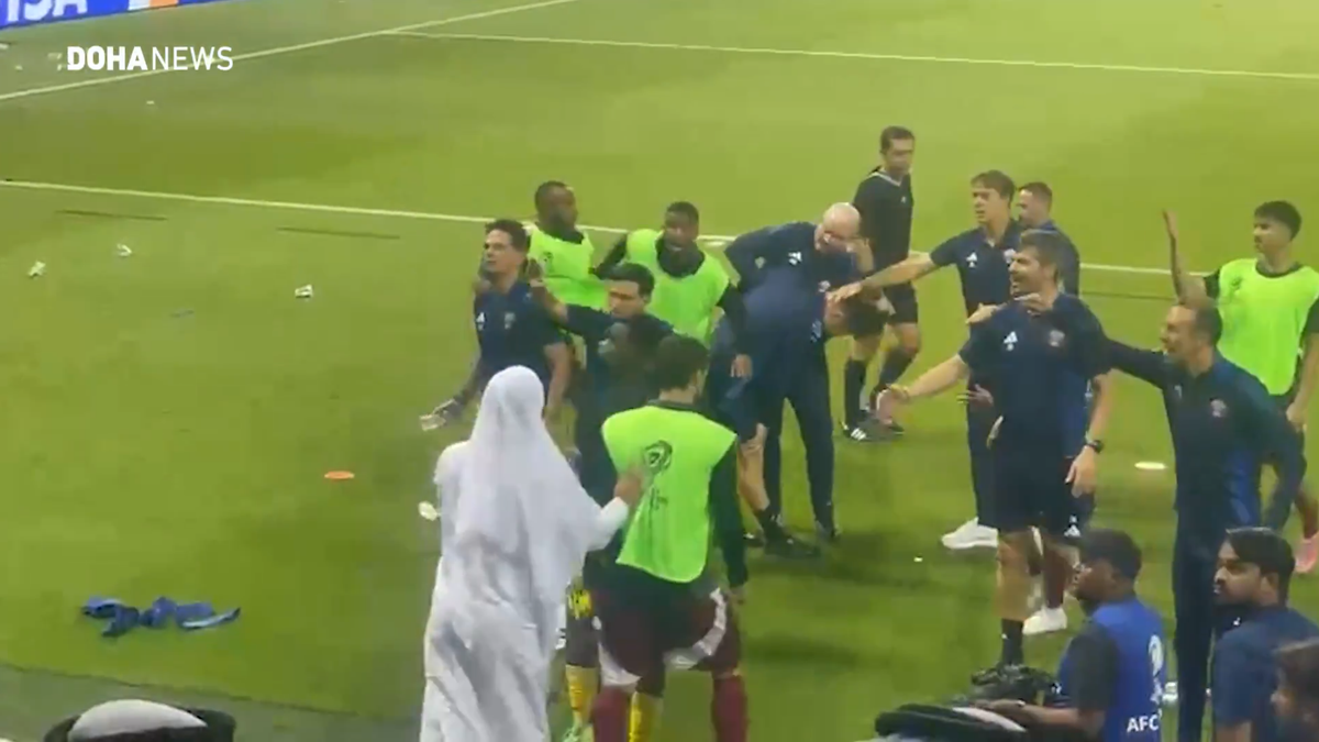 Incidente în timpul meciului Qatar - Emiratele Arabe Unite