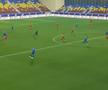Gol de la jumătatea terenului în Andorra - Serbia