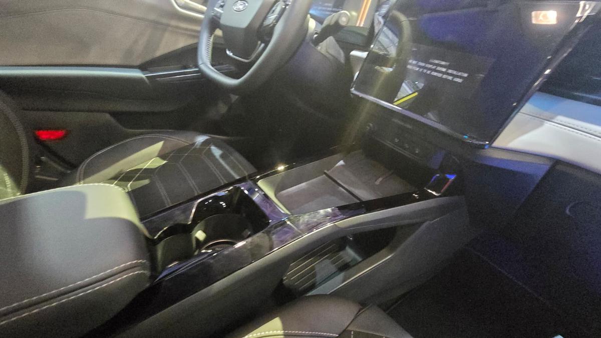 Prima mașină electrică 100% românească este mai ieftină decât Dacia Duster » Bateriile sunt fabricate la Craiova!