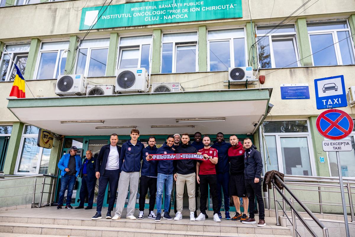 Momente speciale la Cluj » Jucătorii de la CFR au adus zâmbete și speranță copiilor de la Institutul Oncologic