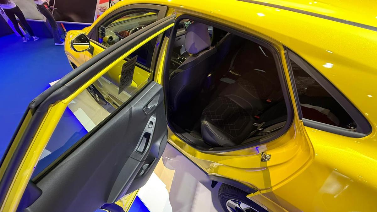 Prima mașină electrică 100% românească este mai ieftină decât Dacia Duster » Bateriile sunt fabricate la Craiova!