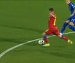 Gol de la jumătatea terenului în Andorra - Serbia