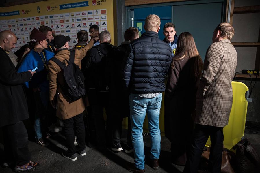 Alexander Isak și Viktor Gyokeres, luați la întrebări de jurnaliști / Foto: Imago Uluitor! Cu 3 jucători din Superliga, Kosovo a produs ȘOCUL serii în preliminariile CM