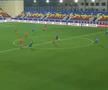 Gol de la jumătatea terenului în Andorra - Serbia