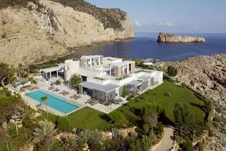 Vila lui Lionel Messi din Ibiza, în pericol de a fi demolată!