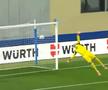 Gol de la jumătatea terenului în Andorra - Serbia