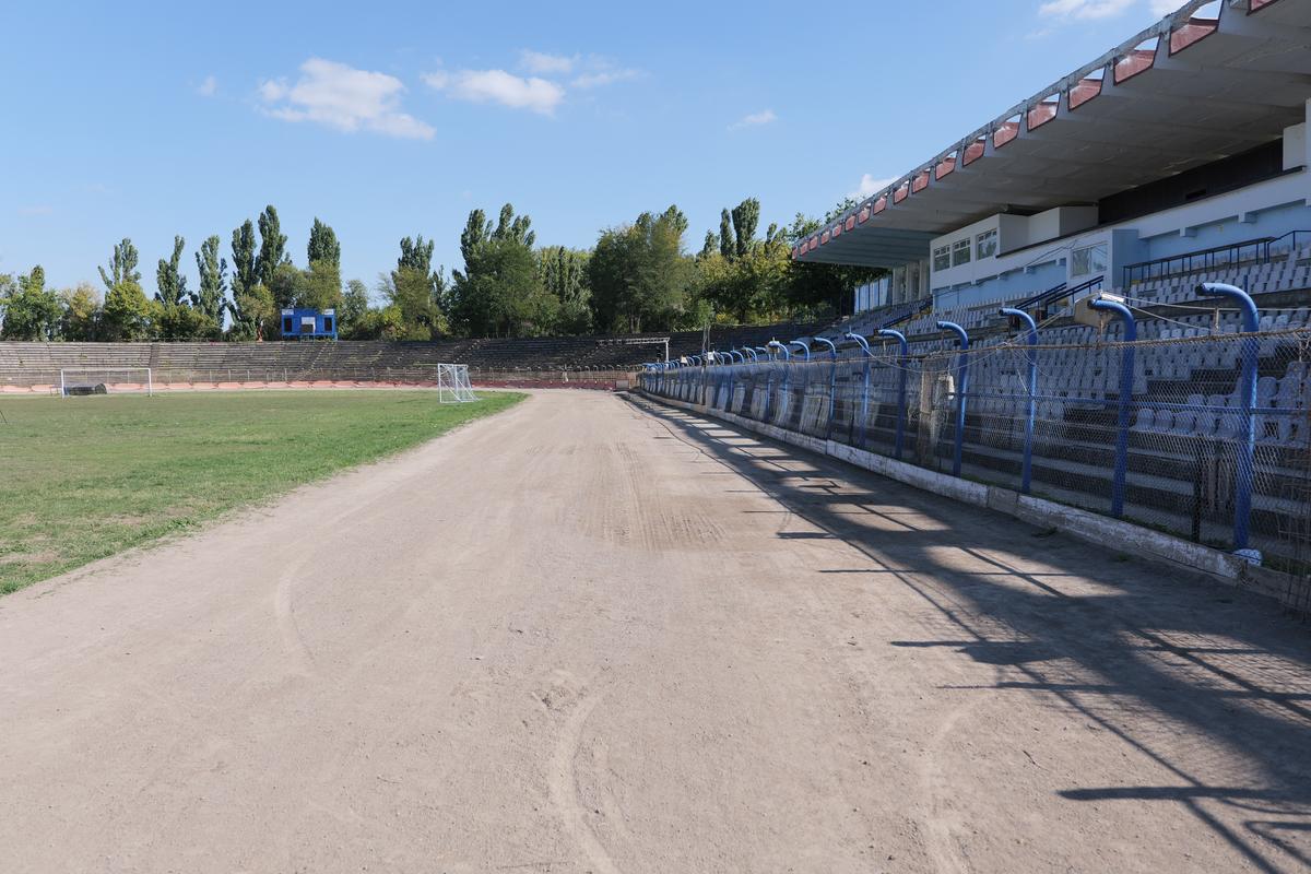 Stadionul din România, caz de Dosarele X! Poarta de acces? O spărtură într-un zid de beton