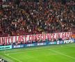 Bannerele pro-Palestina afișate de fanii celor de la Galatasaray la meciul cu Barcelona // foto: Imago
