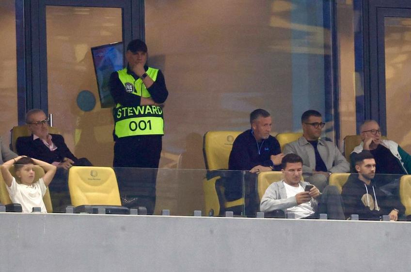 Gigi Becali, la FCSB - Oțelul, alături de Mihai Stoica și Dan Petrescu,/ foto Ionuț Iordache (GSP)