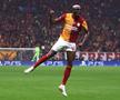 Bannerele pro-Palestina afișate de fanii celor de la Galatasaray la meciul cu Barcelona // foto: Imago