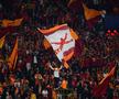 Bannerele pro-Palestina afișate de fanii celor de la Galatasaray la meciul cu Barcelona // foto: Imago