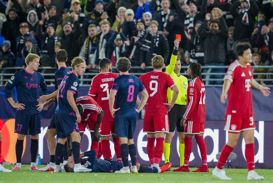 Kompany consideră că eliminarea lui Olise a fost o „greșeală stupidă” // foto: imago images „O greșeală stupidă” » Kompany, critic după ce Bayern Munchen a fost la un pas de rușinea serii în Liga Campionilor