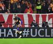 Bannerele pro-Palestina afișate de fanii celor de la Galatasaray la meciul cu Barcelona // foto: Imago