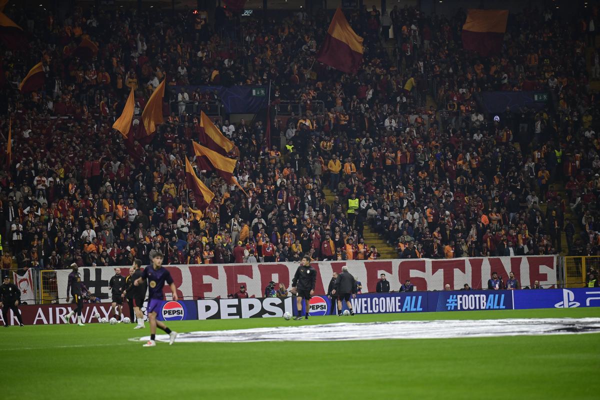 Turcii au sfidat UEFA în Liga Campionilor! Mesajele despre Palestina, afișate strategic în fața camerelor TV