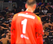 Donnarumma, cu fanii lui PSG pe fundal