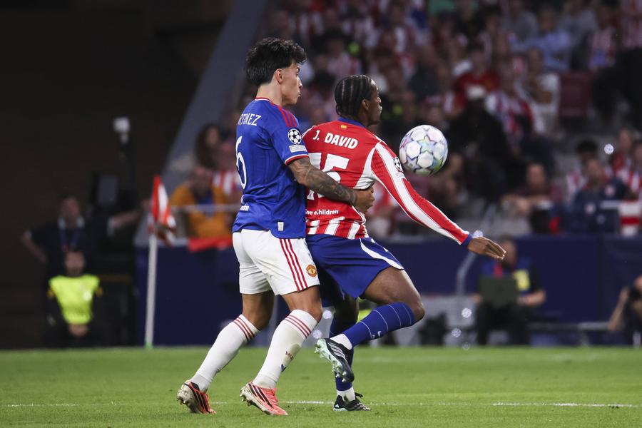 Revoltă fără precedent » Lisandro Martinez a PULVERIZAT conducerea lui Manchester United: „Mă aștept la mai multe investiții. Ce se întâmplă acolo?”