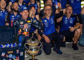 Victoriile consecutive ale lui Verstappen au convins: șeful a semnat prelungirea