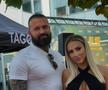 Virală peste noapte! Imaginile cu jurnalista pe care niciun antrenor nu îndrăznește să o privească