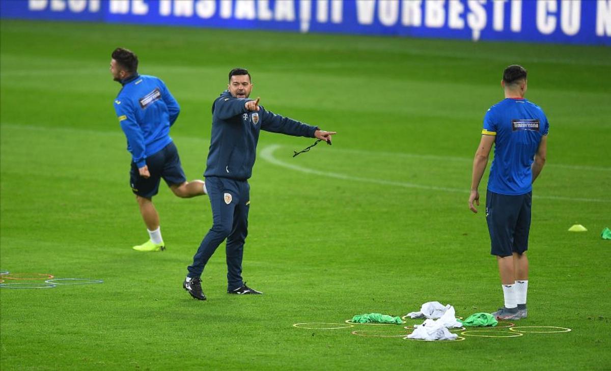ROMÂNIA - SUEDIA // VIDEO+FOTO Cosmin Contra, iritat când a fost întrebat despre neconvocarea lui Ionuț Radu
