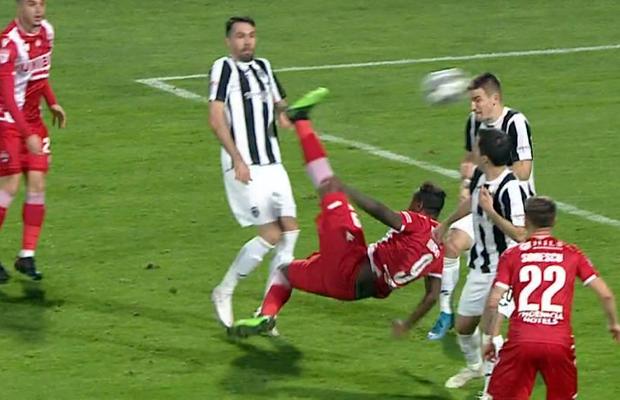 DINAMO - ASTRA. Faze superbe la cele două goluri: foarfecă Magaye Gueye, cursă senzațională Budescu