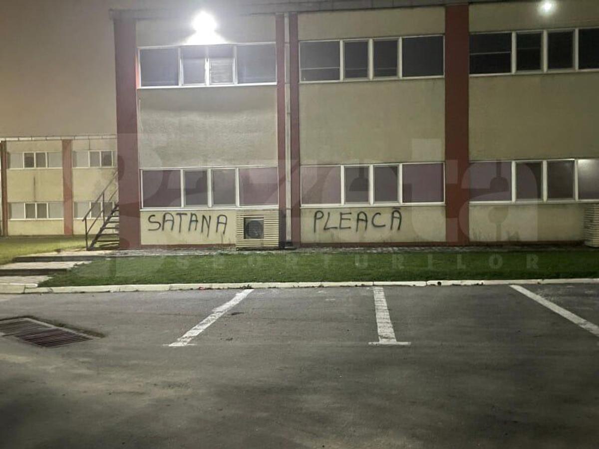 Baza FCSB, vandalizată