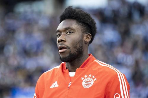 Alphonso Davies a acuzat o accidentare muscularş dupş meciul cu Hertha, dar și-a revenit. FOTO: Imago Images