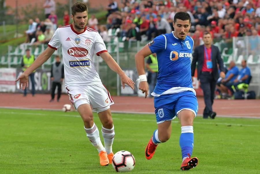 Marius Briceag, dreapta, a jucat 84 de meciuri în tricoul Universității Craiova FOTO: GSP.ro Dublă mutare în Liga 2 » Marius Briceag, ex-FCSB, și Robert Moldoveanu, fost la Dinamo, semnează cu o favorită la promovare