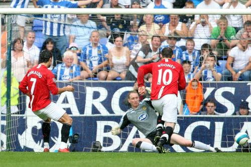 Chris Kirkland, Cristiano Ronaldo și Wayne Rooney
Foto: Imago