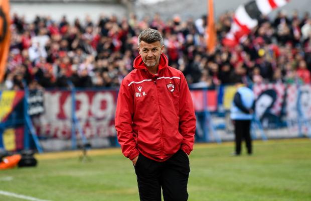 Legenda lui Dinamo îi ia apărarea lui Ovidiu Burcă: „E un antrenor foarte bun, e documentat. Ce poate face cu jucătorii ăștia?”