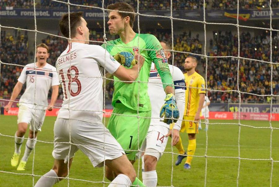 George Pușcaș a ratat un penalty în respectiva partidă cu Norvegia / Sursă foto: GSP Ne depășim condiția? Naționala se uită cu teamă spre trecut » 5 meciuri din ultimul deceniu în care „tricolorii” au clacat în momente decisive