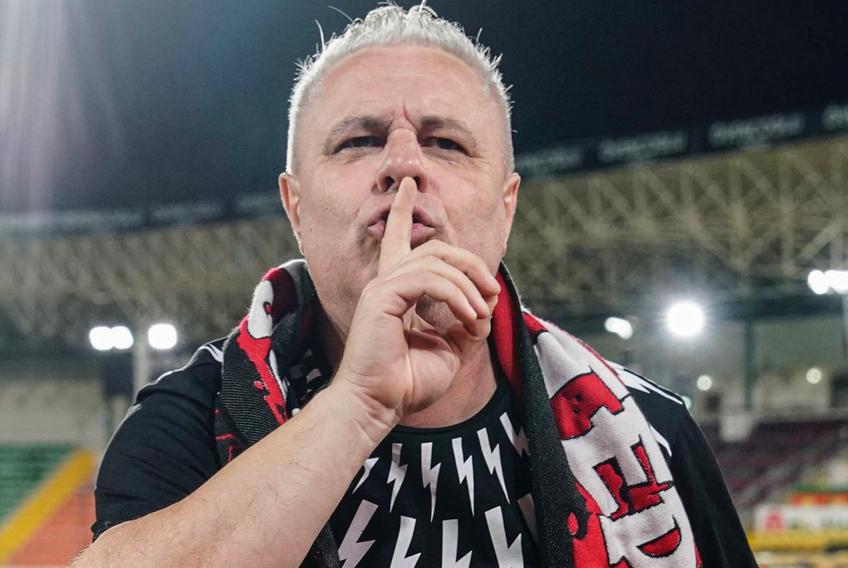 Marius Șumudică (52 de ani), antrenorul lui Gaziantep, e mândru de rezultatele obținute în actualul campionat și a distribuit o imagine inedită creată de presa din Turcia.