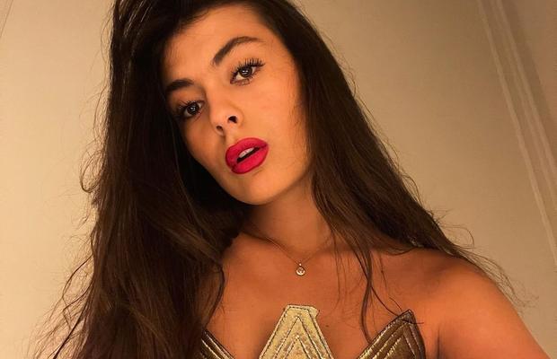 Mayra, fiica lui Ilie Dumitrescu, a pornit trendul înaintea campionilor de la FCSB » Costumată în Femeia Fantastică