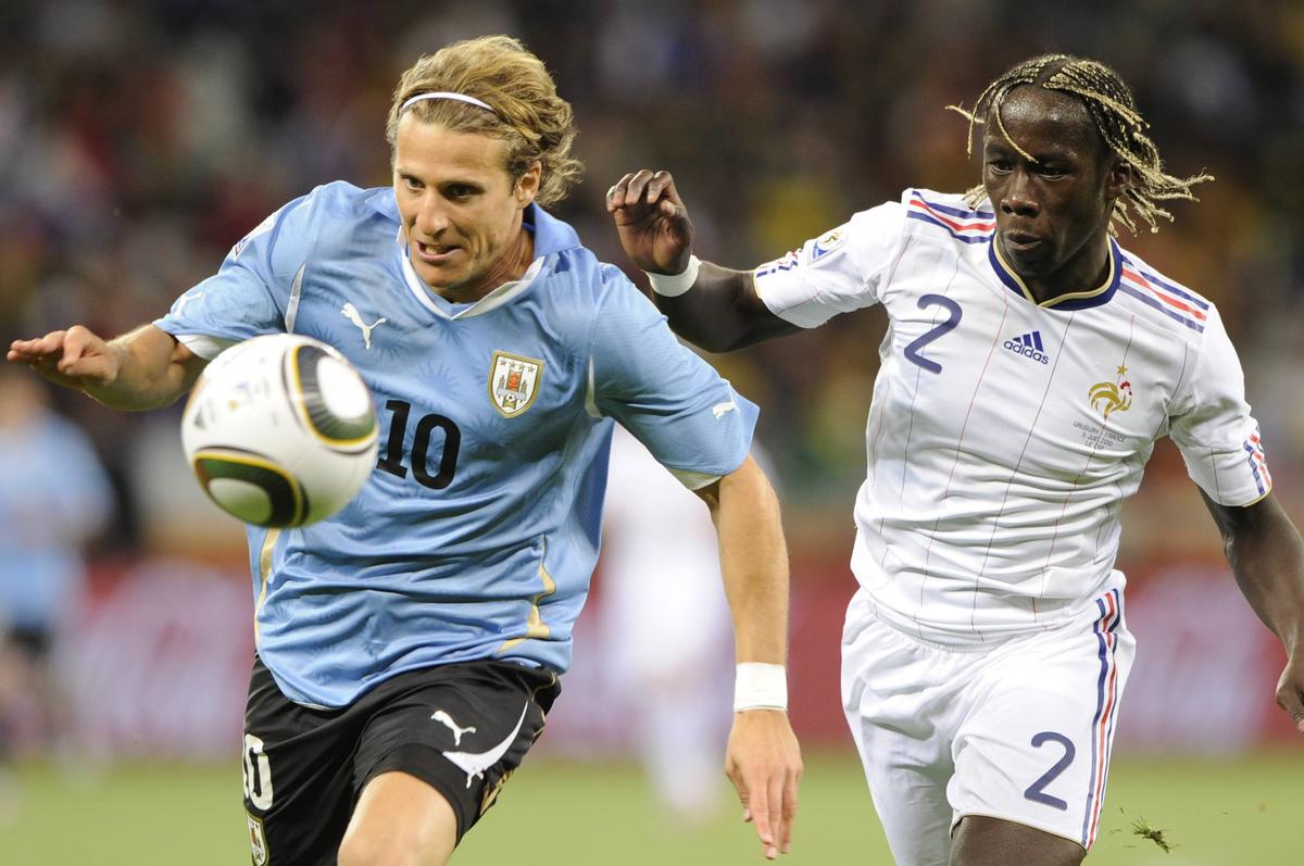 Diego Forlan a debutat în tenisul profesionist la 45 de ani » Cum s-a descurcat fostul atacant al lui Manchester United și Atletico Madrid
