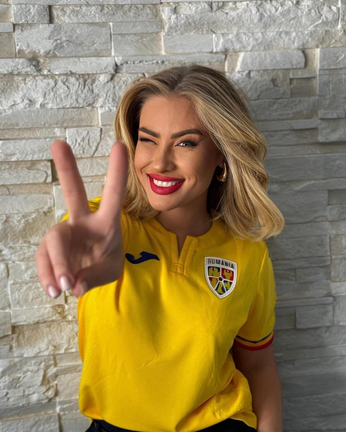 FOTO Impecabila Irina » „Am jucat 9 ani tenis de câmp, dar am ales până la urmă muzica”