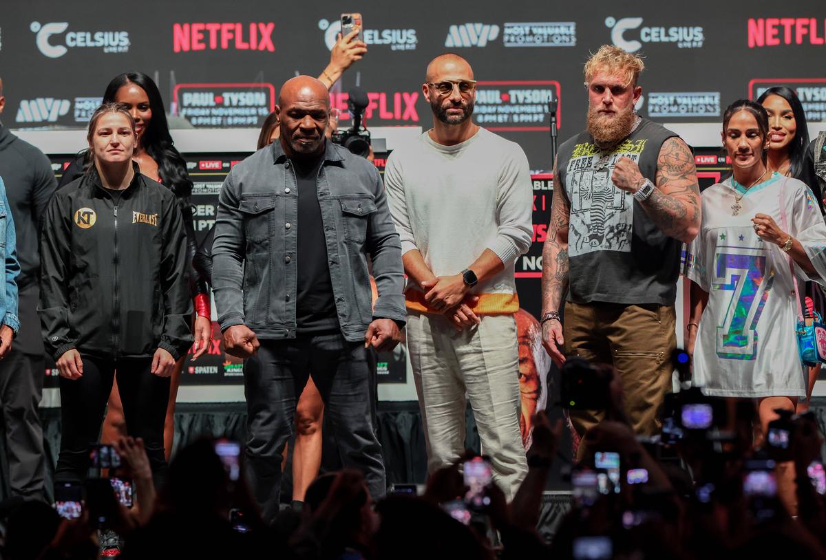 Mike Tyson s-a enervat înainte de meciul cu Jake Paul » A răbufnit în conferință: „Tu mă auzi?”